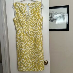 Sleeveless patterned dress